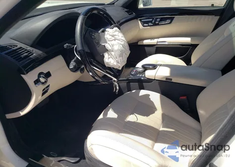 2010 Mercedes-Benz S 600 z USA, uszkodzony, nr VIN WDDNG7GB8AA323635